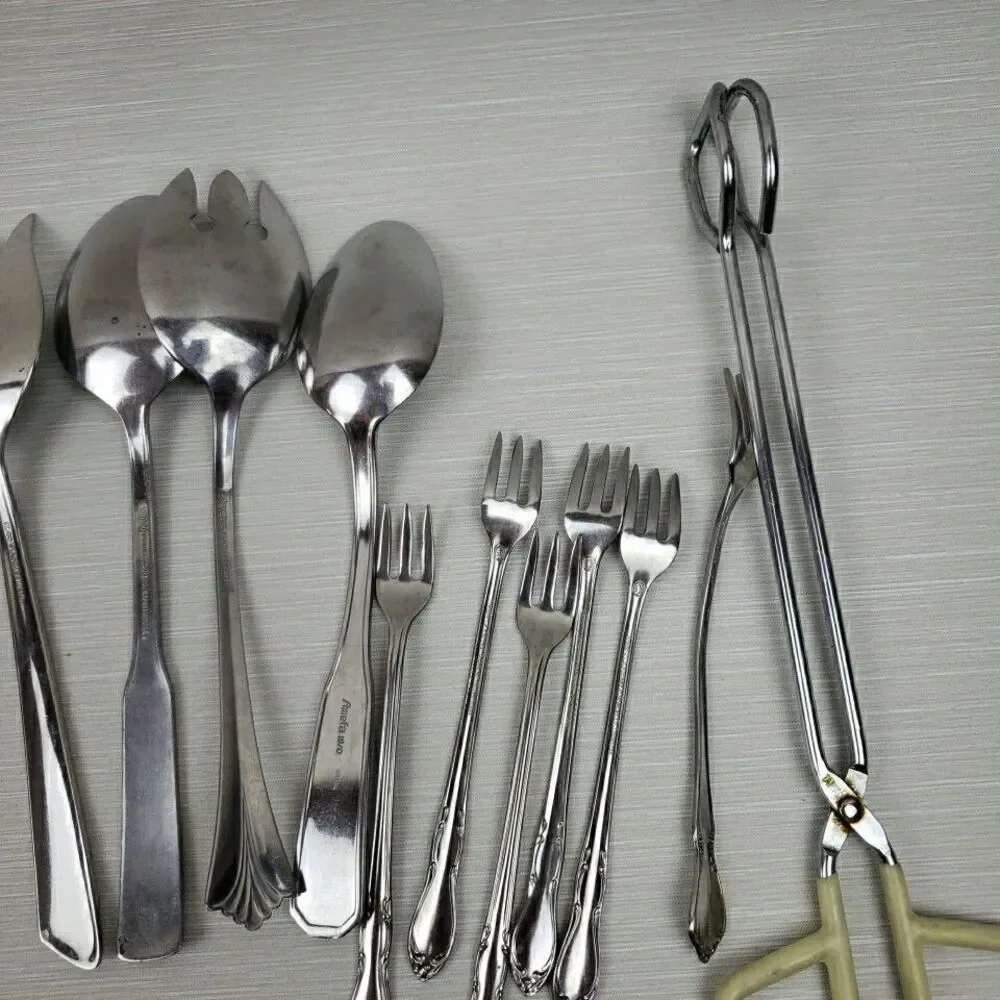 Mix Lot of Flatware Silverware Serving Utensil Stainless Spoons Forks Knives